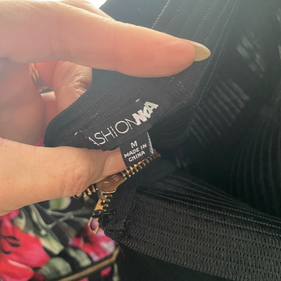 Fashion Nova- black bandage tube top, floral skirt, size medium. - Picture 5 of 8